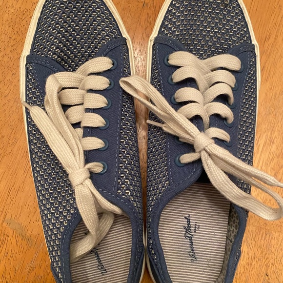 Universal Thread lace up sneakers very nice cute 9 - Picture 3 of 14